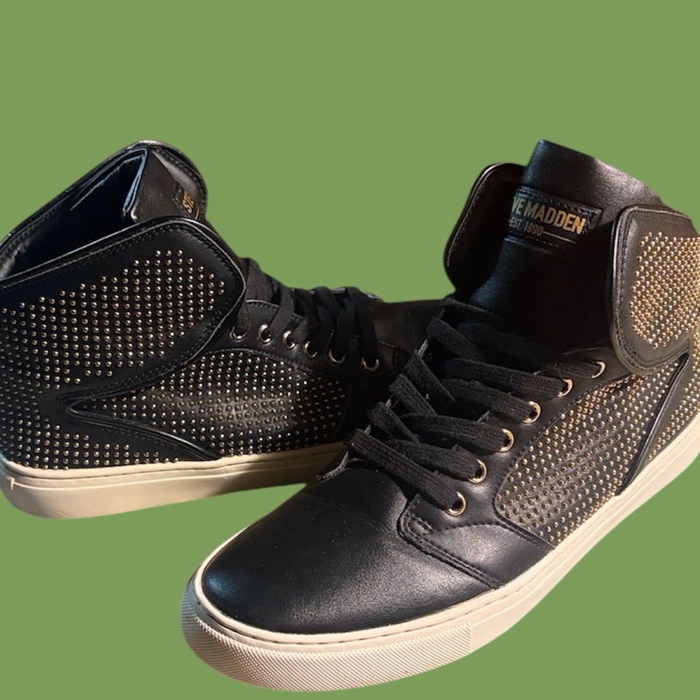 STEVE MADDEN ♦️♦️LEATHER&STUDDED HI-TOP